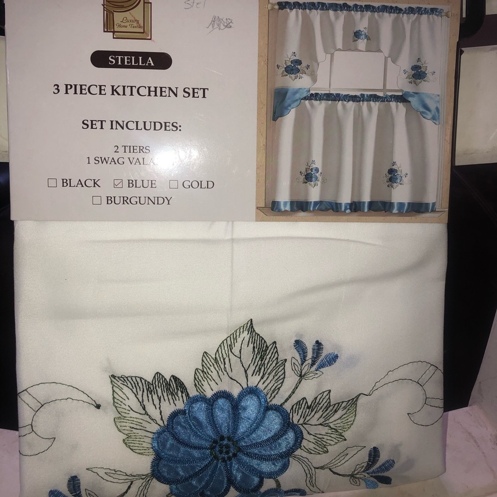 Beautiful 3pc kitchen set